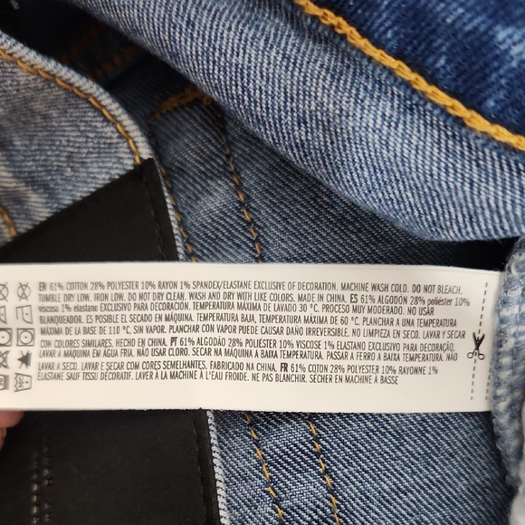 Blue Denim Jeans with Embroidered Leaf Pattern Womens Size 32 - Picture 11 of 11